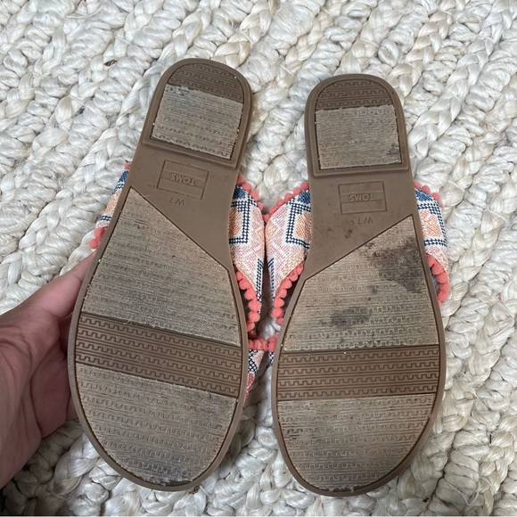 Toms Viv Geometric Sandals slides size 7 - Picture 4 of 6